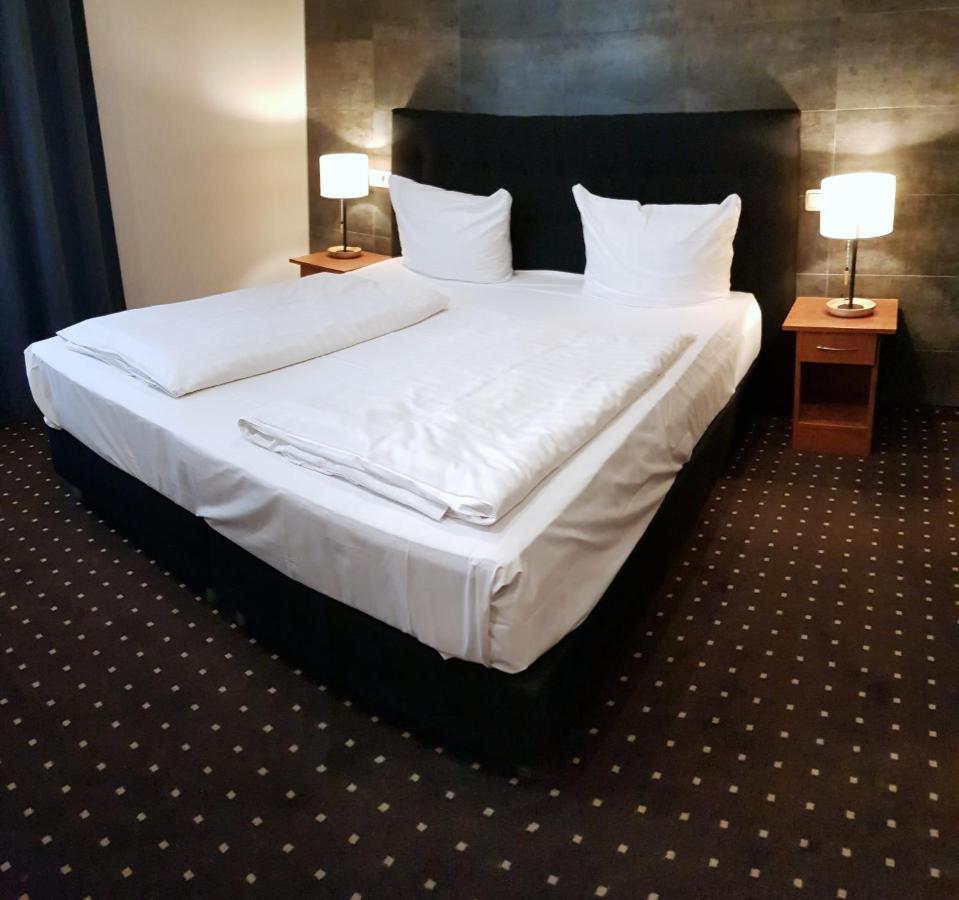Hotel Zeil Франкфурт на Майн Екстериор снимка
